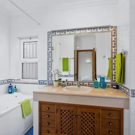 וילה White Sands - Private Oasis, Heated Pool, Beaches & Strip Nearby *
