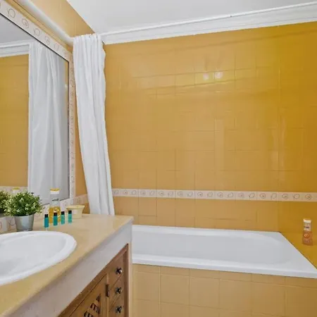 וילה White Sands - Private Oasis, Heated Pool, Beaches & Strip Nearby אלבופיירה