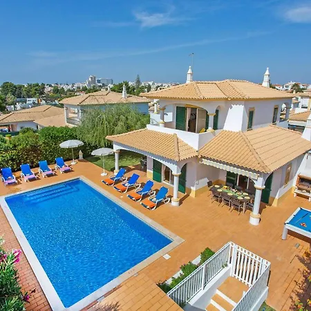 White Sands - Private Oasis, Heated Pool, Beaches & Strip Nearby Villa Albufeira