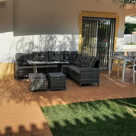 Villa White Sands - Private Oasis, Heated Pool, Beaches & Strip Nearby Albufeira