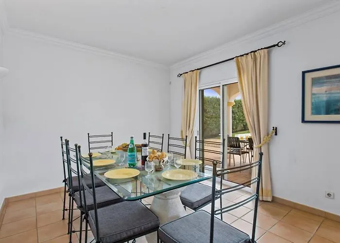 White Sands - Private Oasis, Heated Pool, Beaches & Strip Nearby *