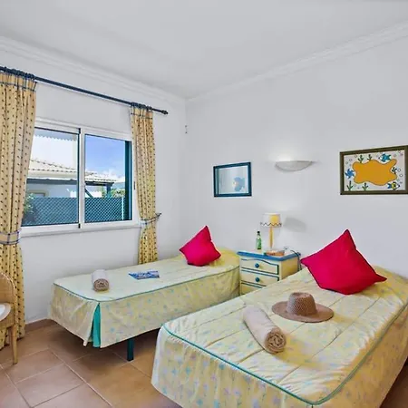 White Sands - Private Oasis, Heated Pool, Beaches & Strip Nearby