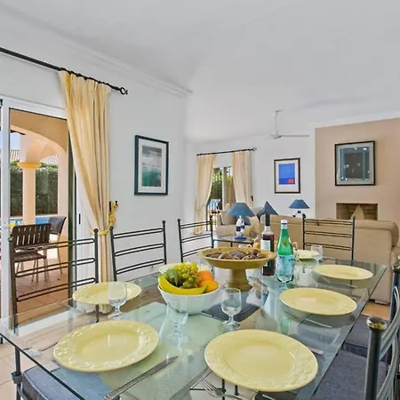 White Sands - Private Oasis, Heated Pool, Beaches & Strip Nearby * アルブフェイラ