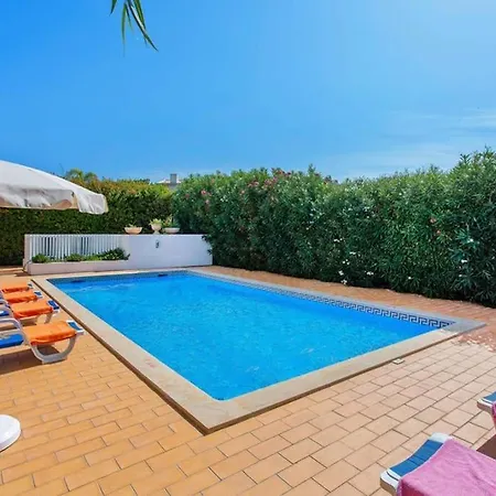 White Sands - Private Oasis, Heated Pool, Beaches & Strip Nearby *