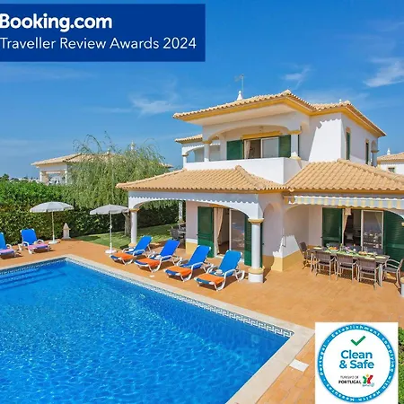 White Sands - Private Oasis, Heated Pool, Beaches & Strip Nearby アルブフェイラ